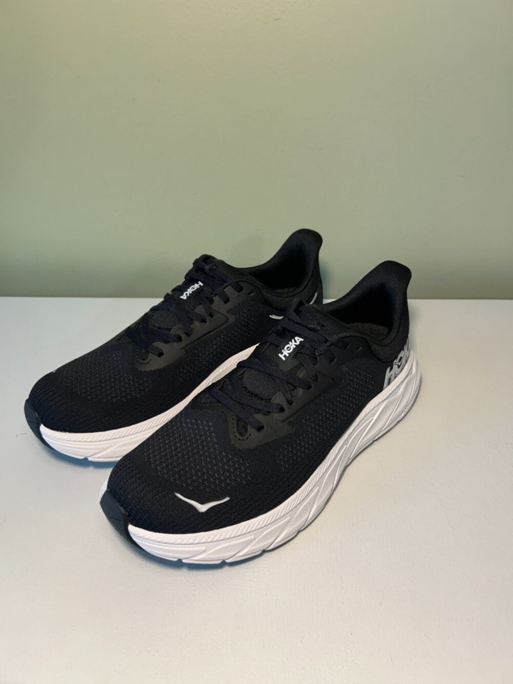 Hoka Women's Arahi 7 Running Shoes